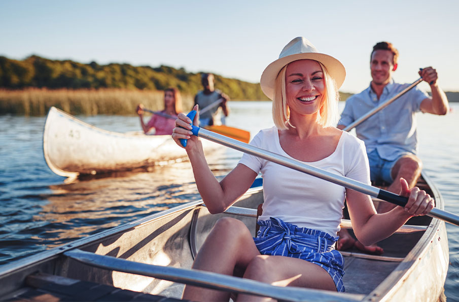 Canoeing on the lake in the sunshine 